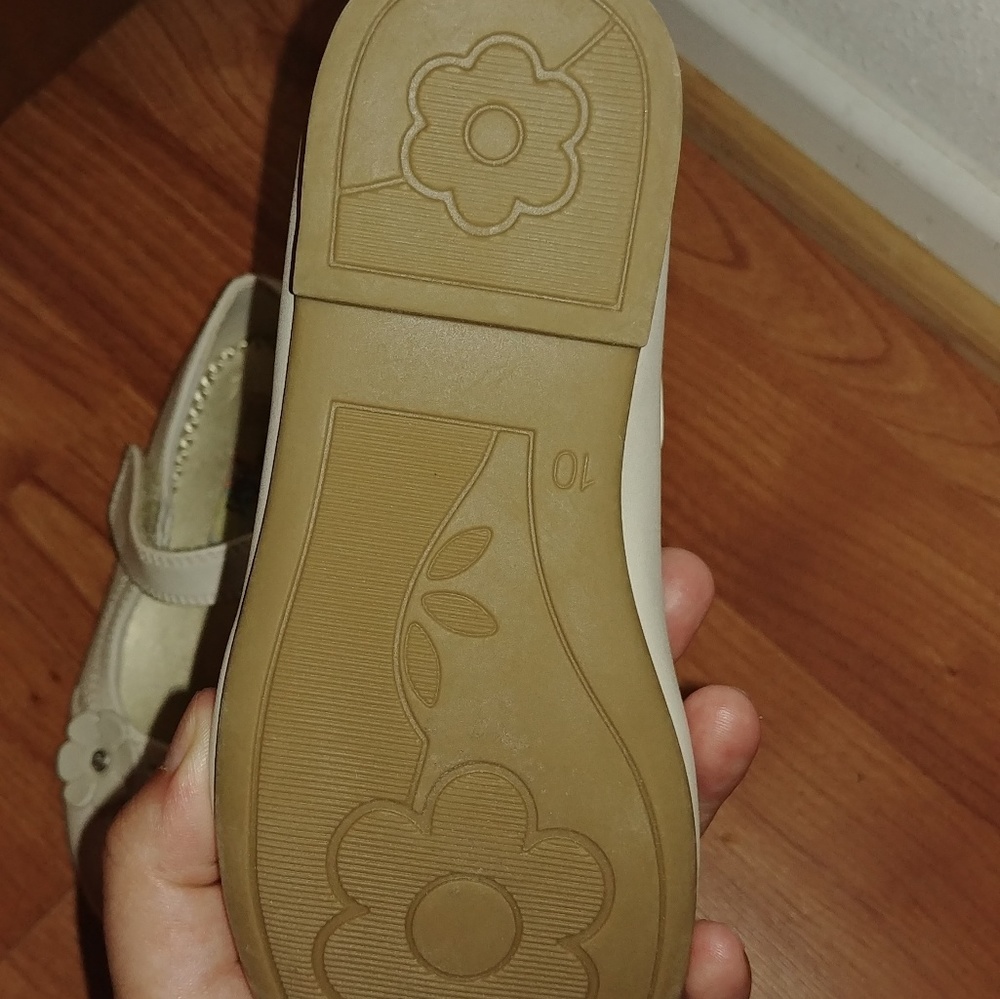 Shoes - Picture 2 of 3